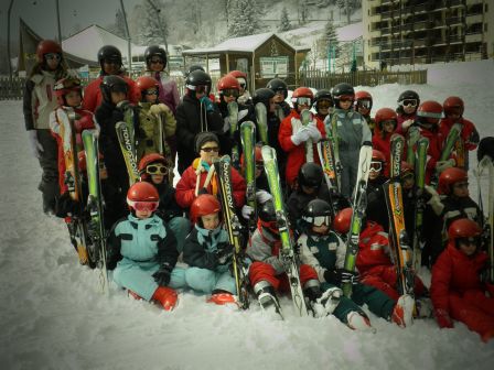 Photo de groupe des skieurs